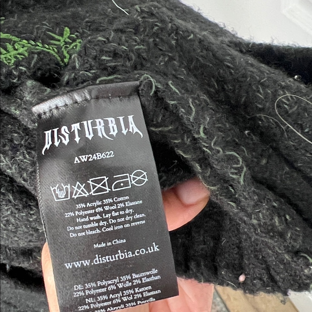 DISTURBIA Dawsonia Embroidered Knit Button Down Crop Cardigan Black M - Picture 8 of 8